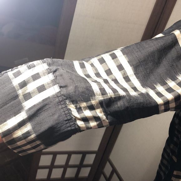 Chico's Design button down shirt abstract black&white check/plaid/100%silk/8or10 - Picture 9 of 14